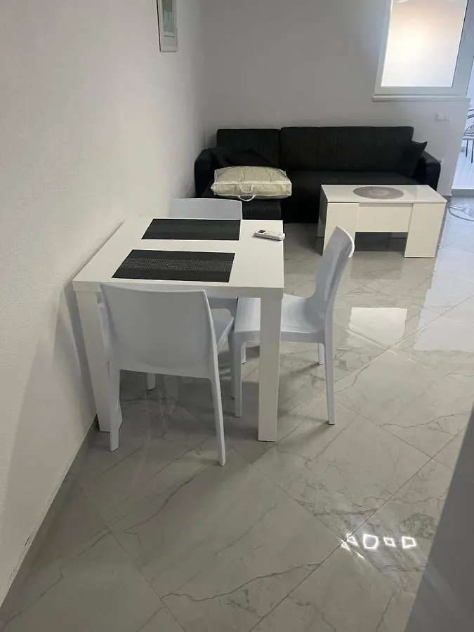 Apartment Mate'S Holiday House Trogir